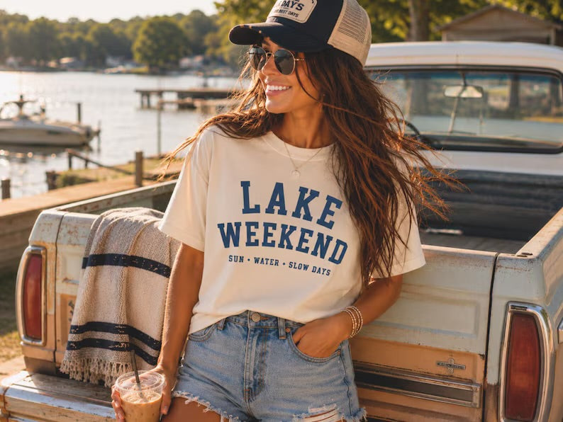 LAKE WEEKEND